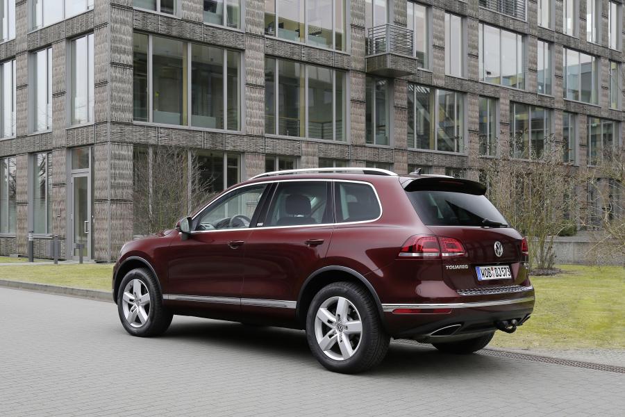  Volkswagen Touareg V6 TDI Executive Edition 2016 года  (фото 3 из 6)